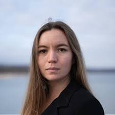 Elena R.